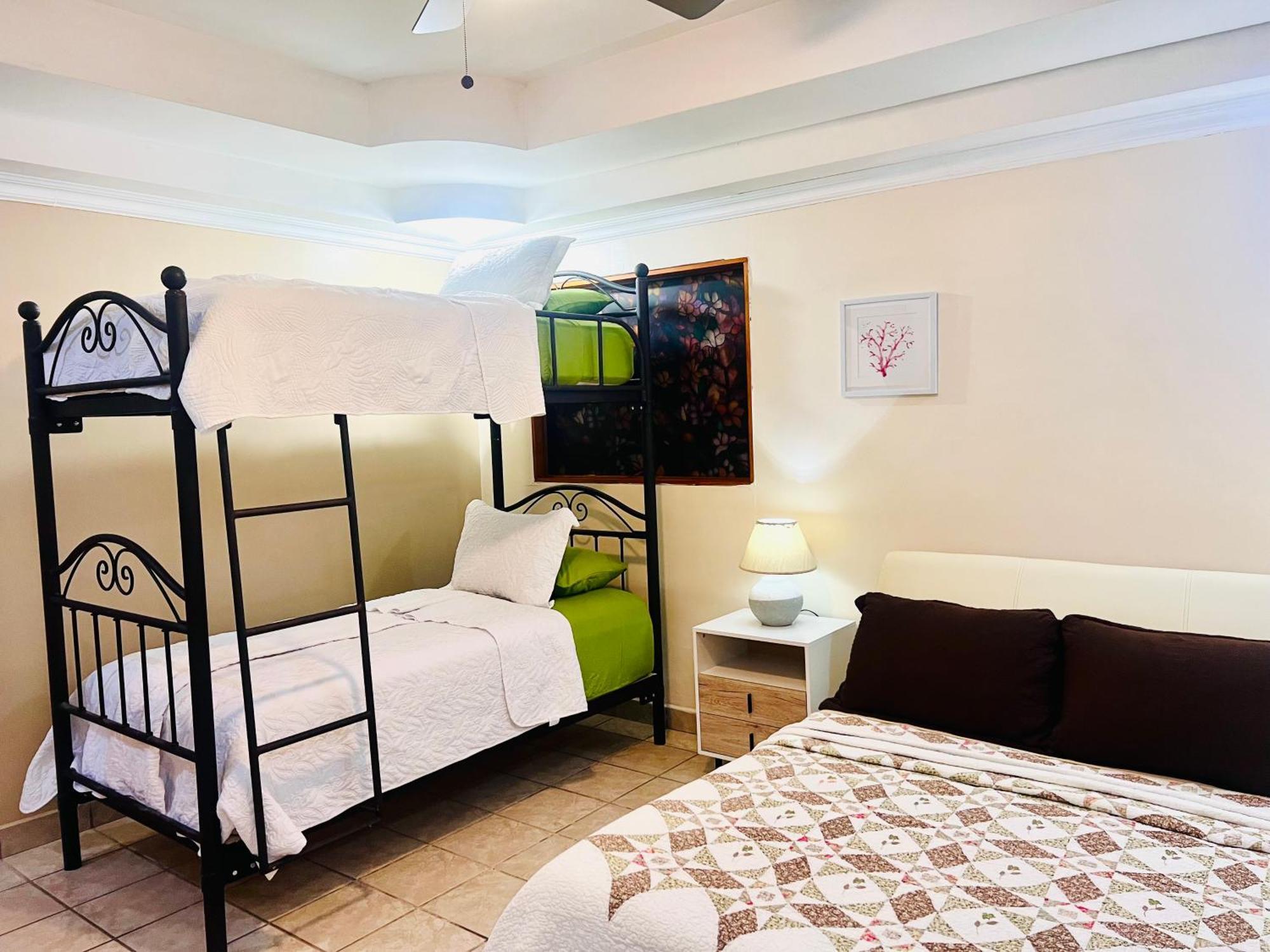 Casas Del Toro Playa Flamingo Aparthotel Exterior photo